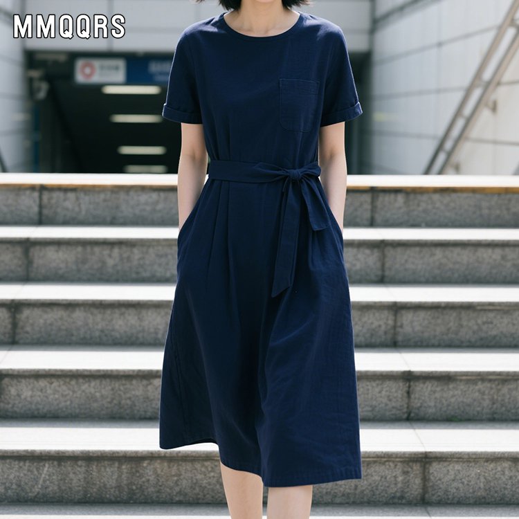 無地デザインの通勤ワンピース詳細画像