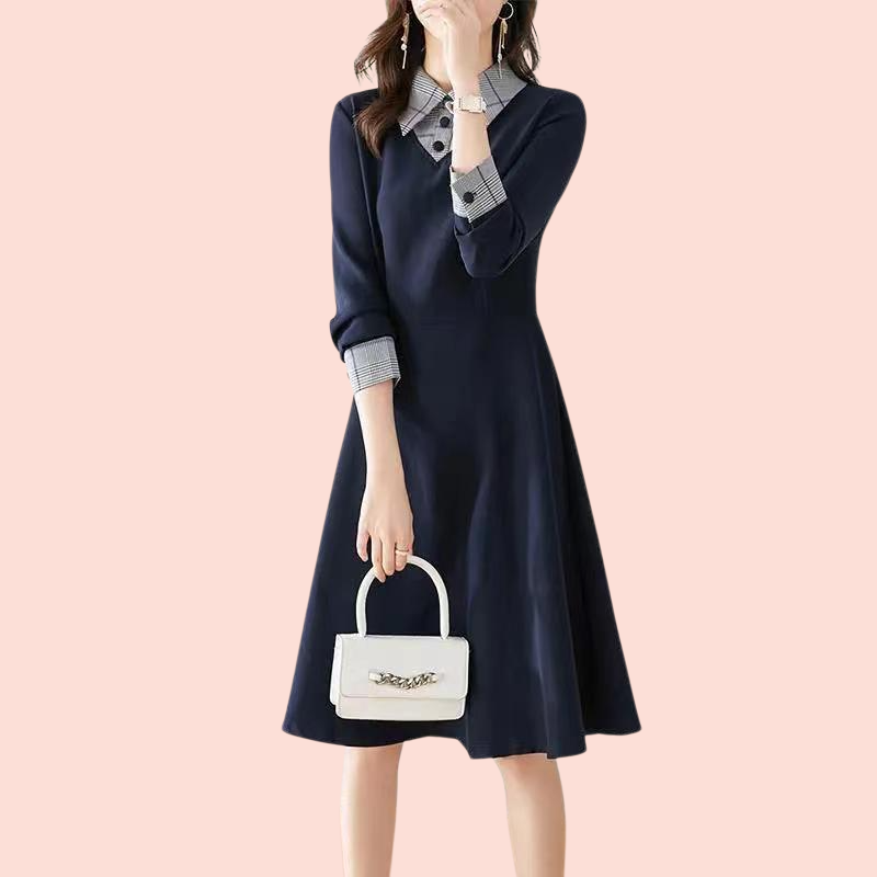 長袖でウエストを絞ったスリム見えのロングスリーブワンピース