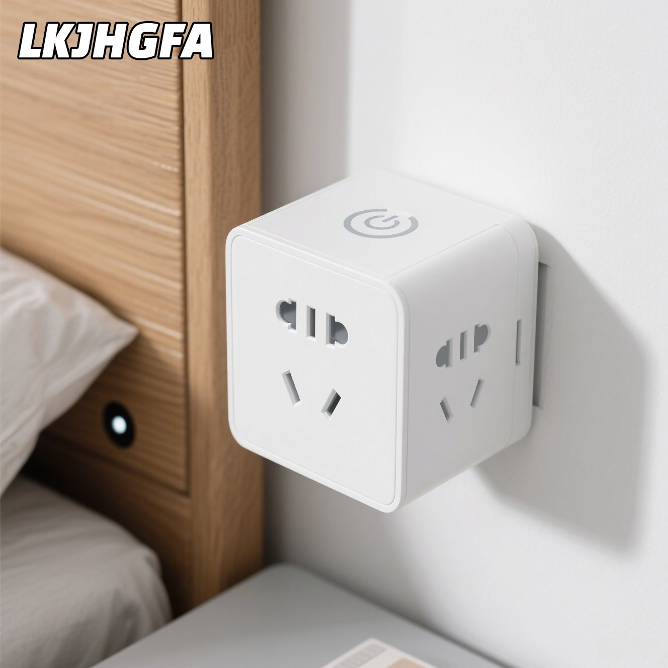 Enchufe inteligente con control remoto instalado en una pared