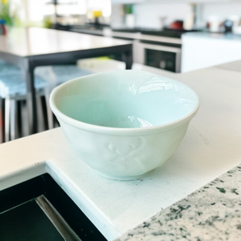 Domowy zestaw ceramicznych misek na ryż, mleko, deser i owoce w kremowym stylu