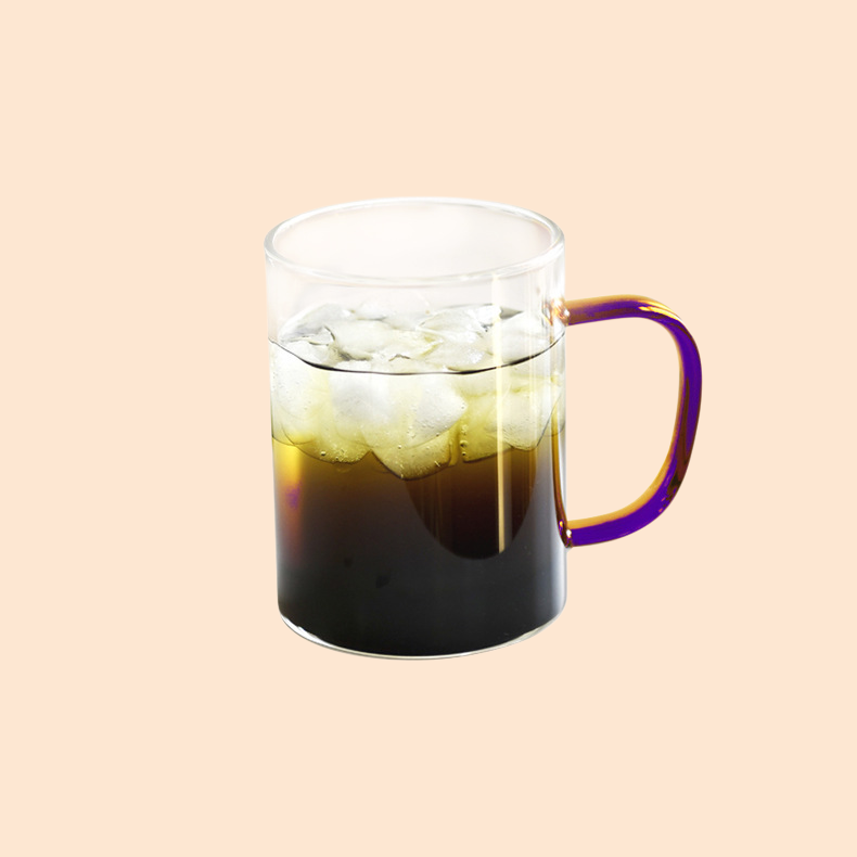 손잡이가 달린 내열 티컵