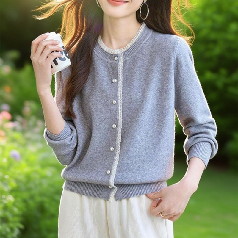 무드 넘치는 여성 아우터 스타일