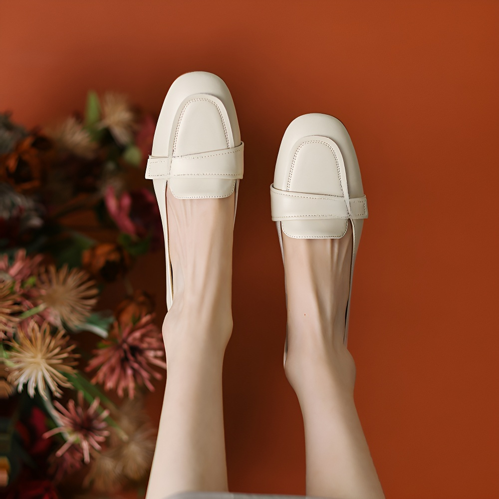 通勤に最適な美脚ローファーコーディネート例