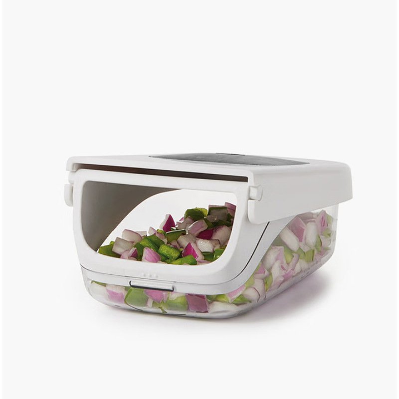 Kuchyňský nástroj na krájení kostek