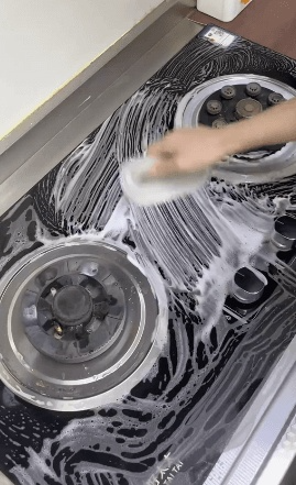 Pohodlná rukojeť kartáče pro efektivní úklid