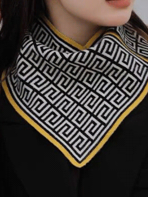 Écharpe triangulaire en tricot polyvalente pour protéger le col.