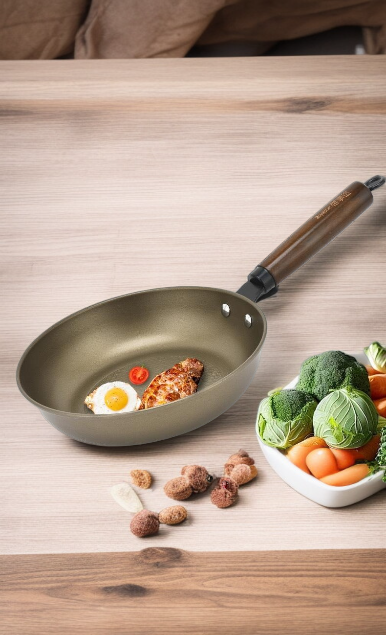 ロイヤルスター高級チタンフライパンの全体画像