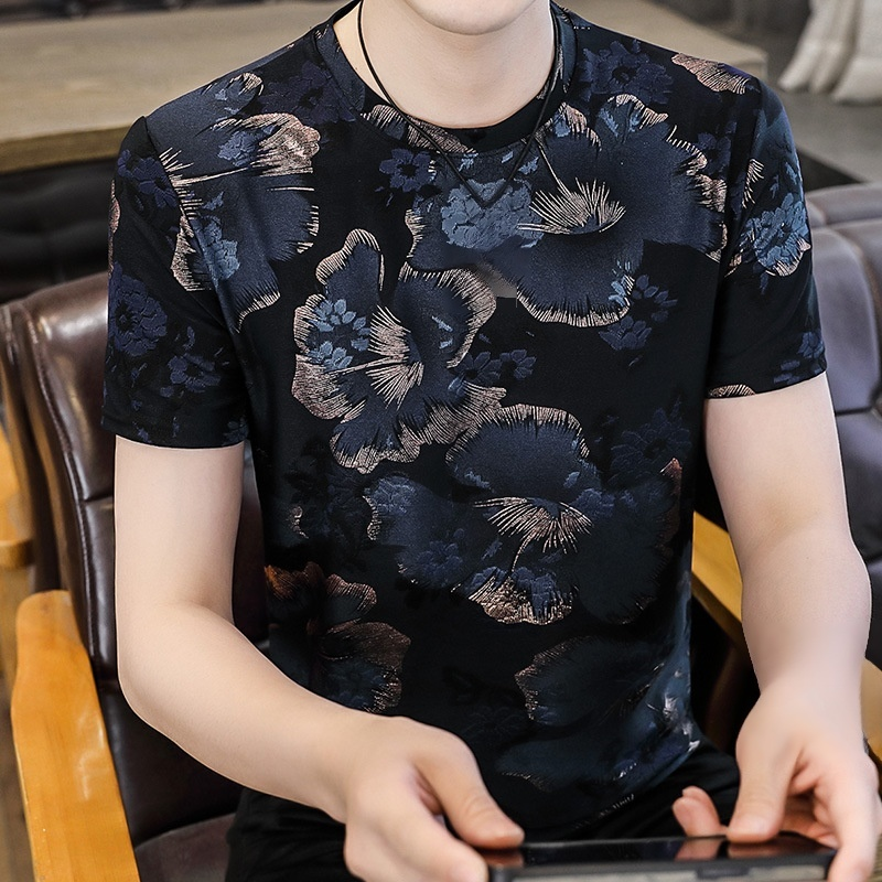 個性的なプリント柄半袖Tシャツ