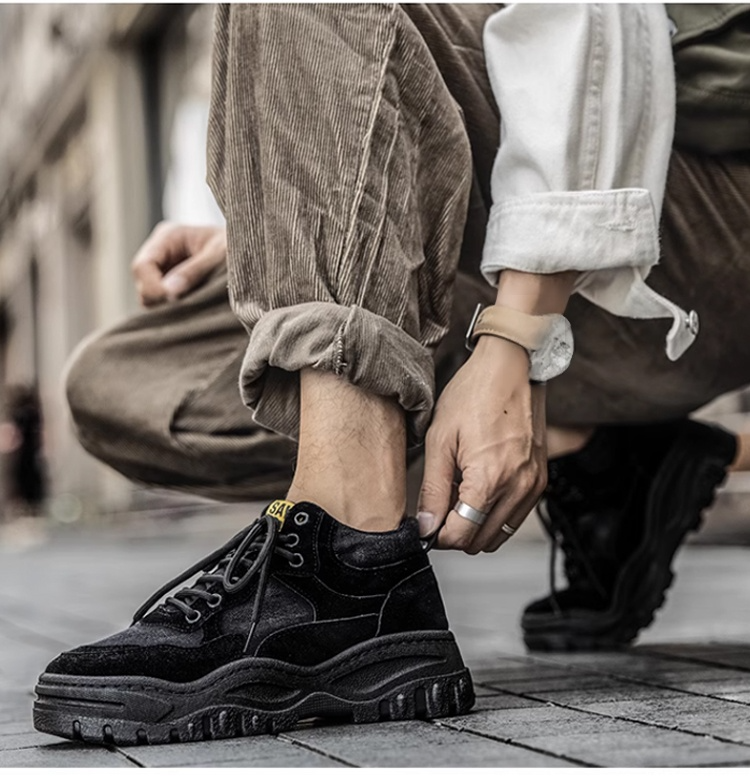 トレンドスニーカー