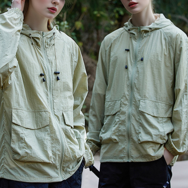 カップル日焼け止め作業服フード付きパンチングジャケット 軽量長袖スキンスーツ スポーツアウトドア夏の日焼け止め夏のアウトドア用品
