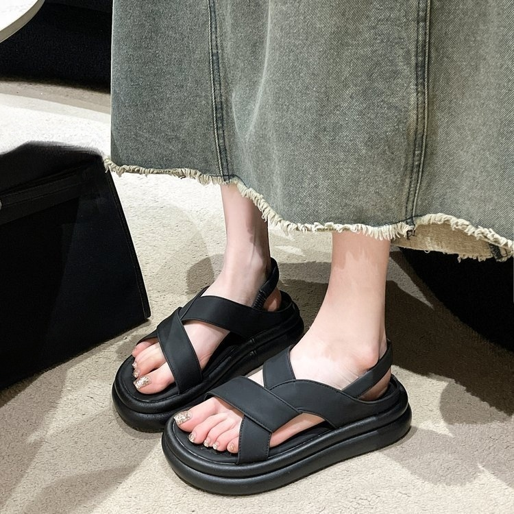 クロスベルトサンダル