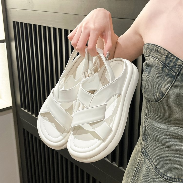 クロスベルトサンダル