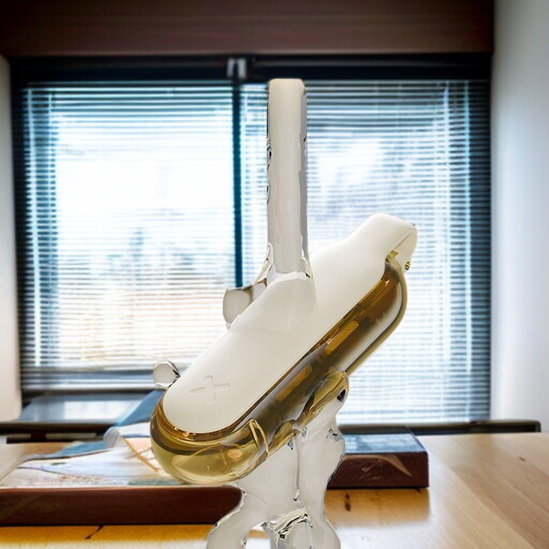 Přenosný dávkovač na léky.