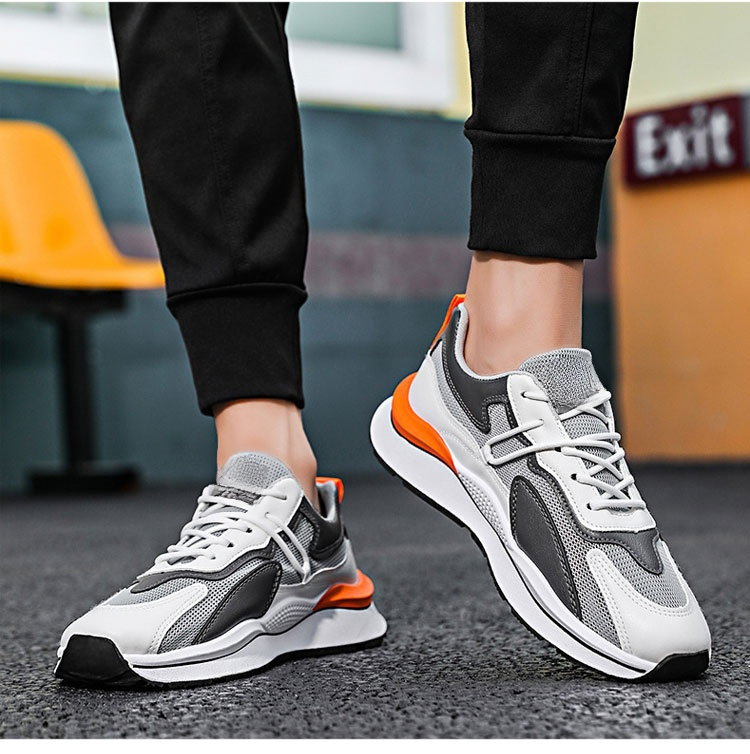 耐久性に優れたスニーカーのディテール