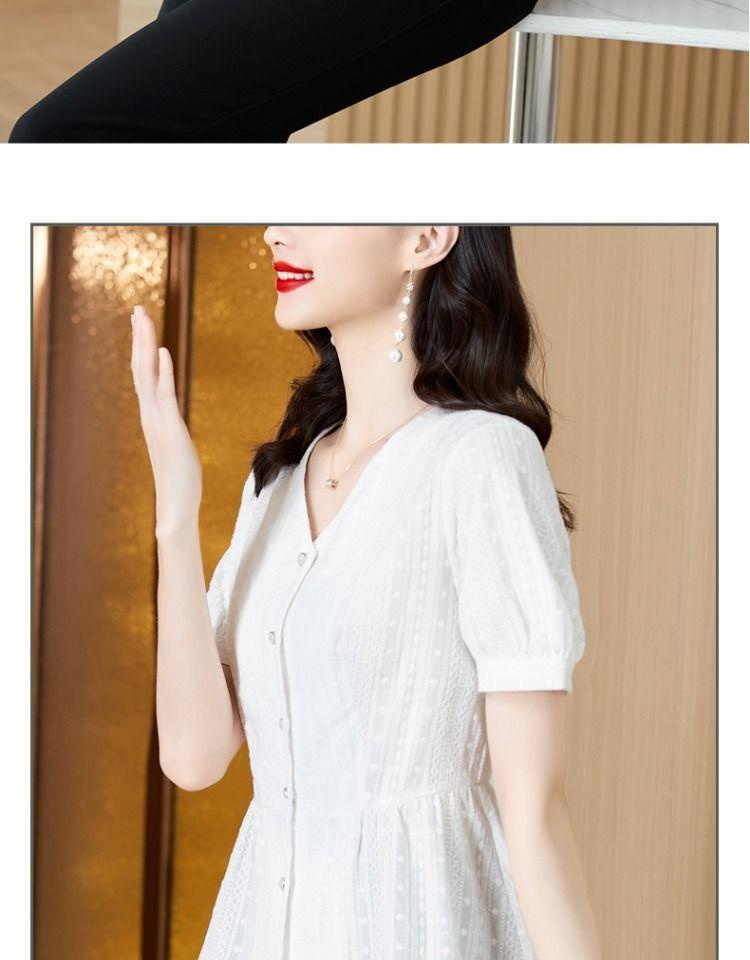 중년 여성 패션에 어울리는 블라우스 컬러