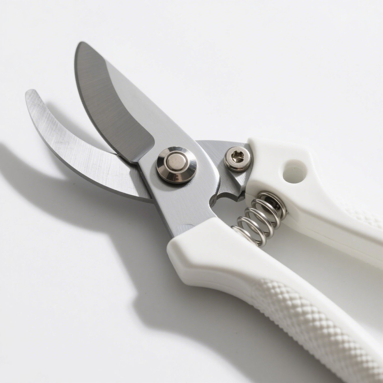 Profesionální zahradnické řezáky na oříznutí větví