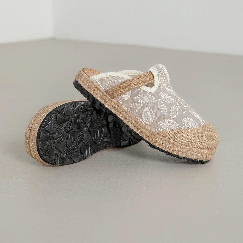 Vászonból szőtt vintage hímzett papucsok