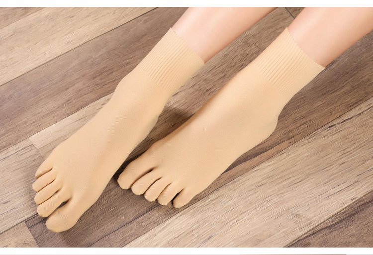 スポーツや日常生活に最適な5本指ソックス