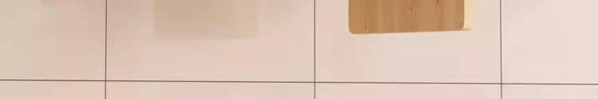 여러가지 주방용품을 걸 수 있는 행거