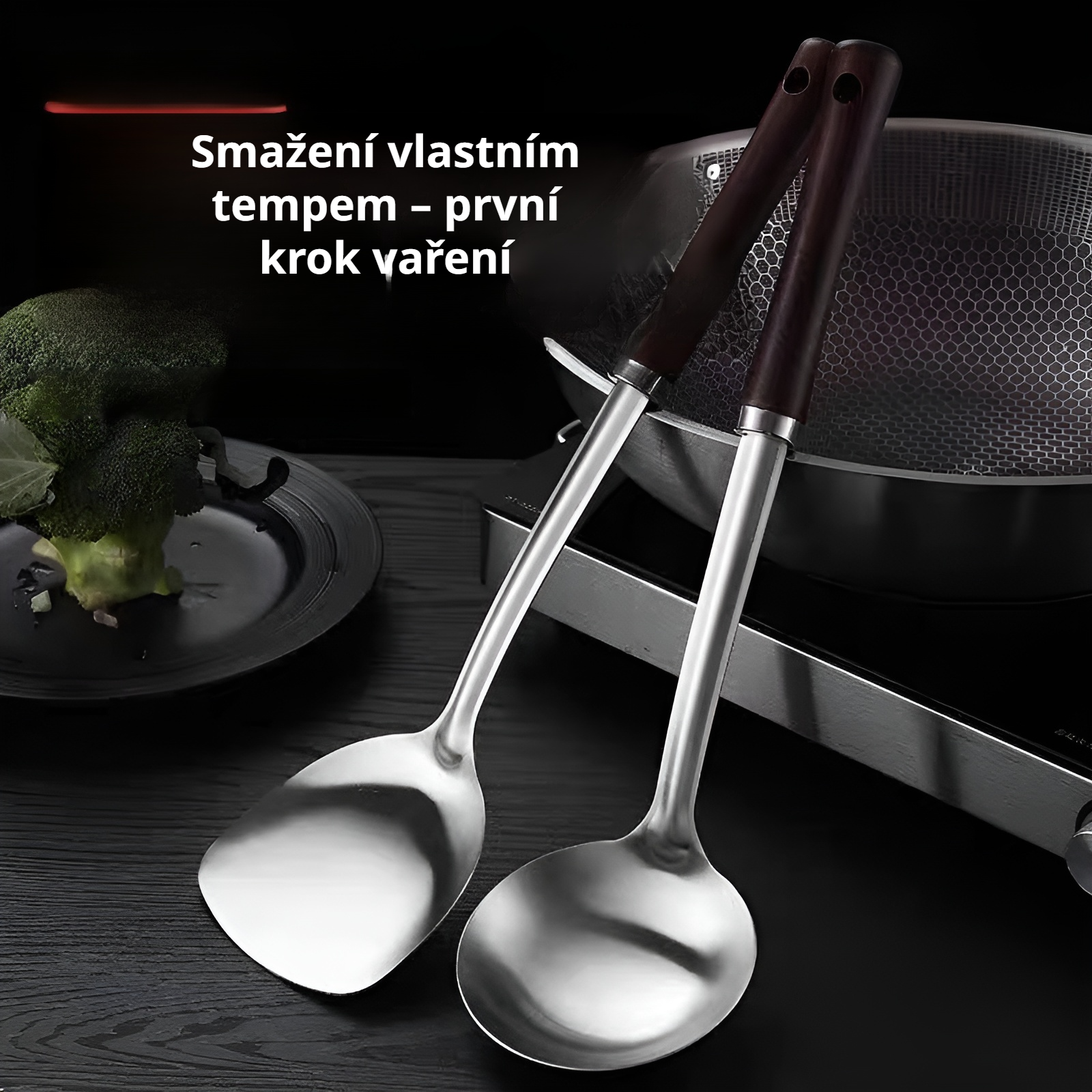 Detail malého pasu na nerezové lopatce