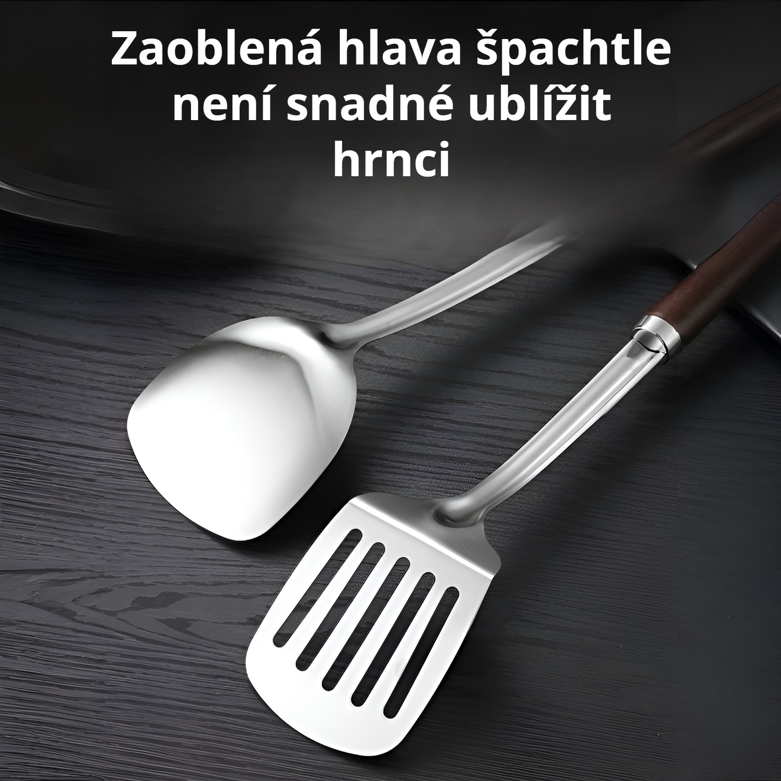 Prodloužená nerezová lopatka na vaření s malým pasem a dřevěnou rukojetí