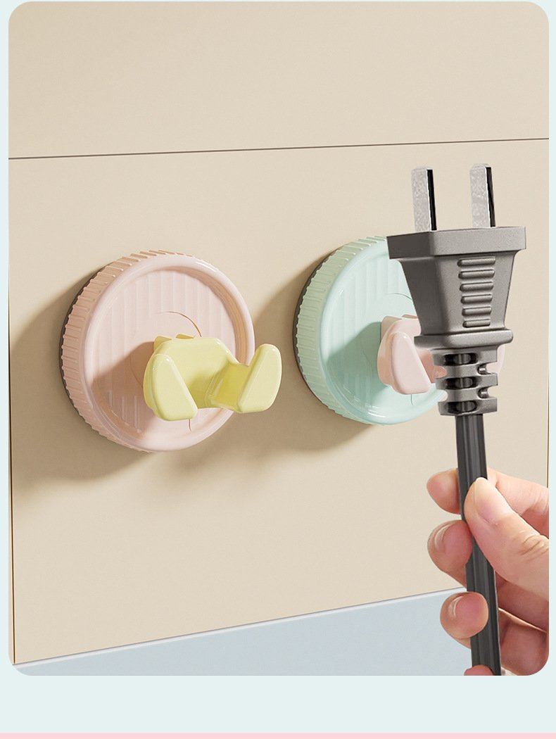 강력한 접착력의 플러그걸이 디테일