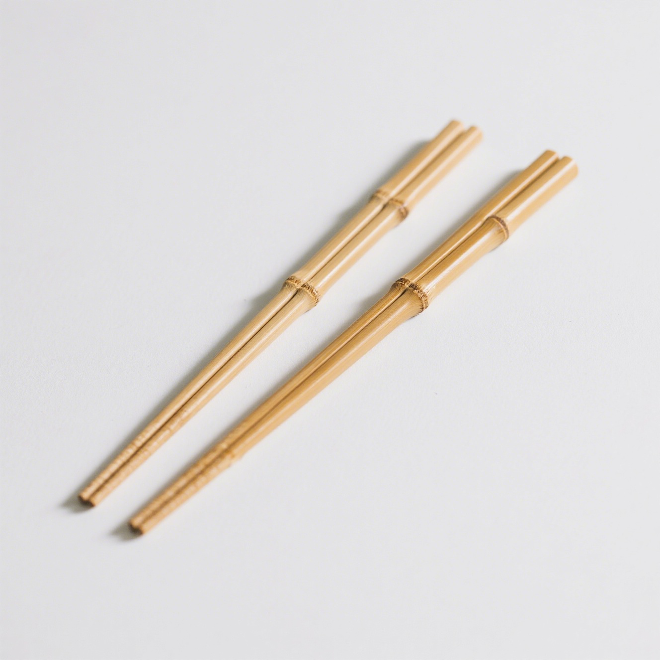 Natürliches, umweltfreundliches Essstäbchen-Set aus Bambus