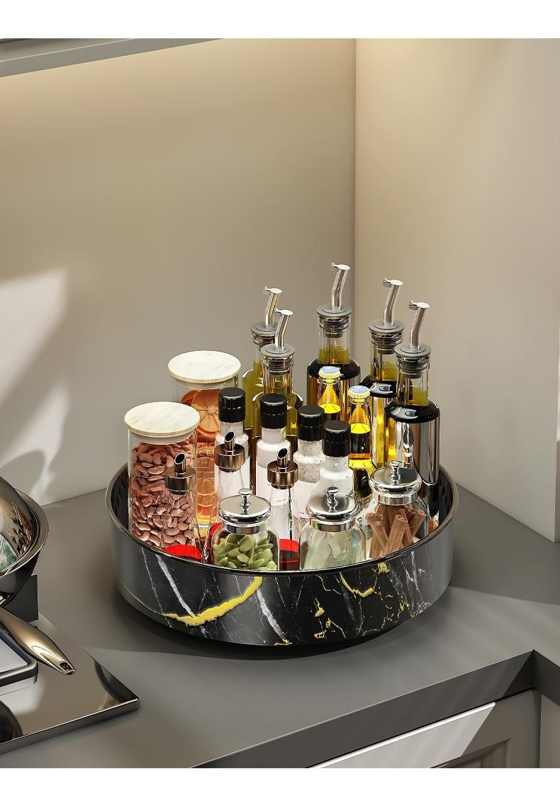 다양한 물건을 정리할 수 있는 회전 랙