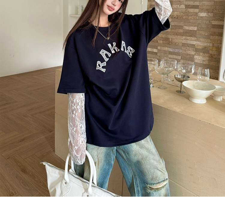 重ね着風デザインのTシャツ前面