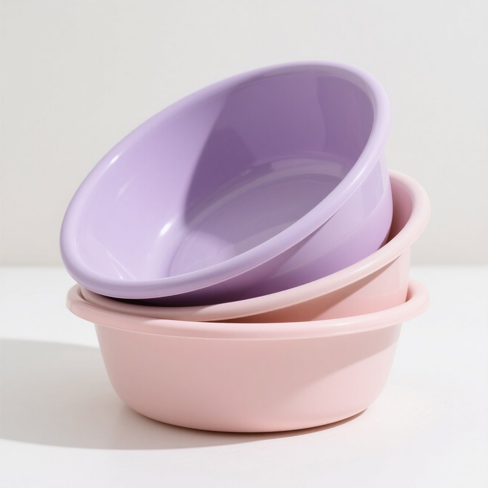 Niedliches Waschbecken in reiner Farbe