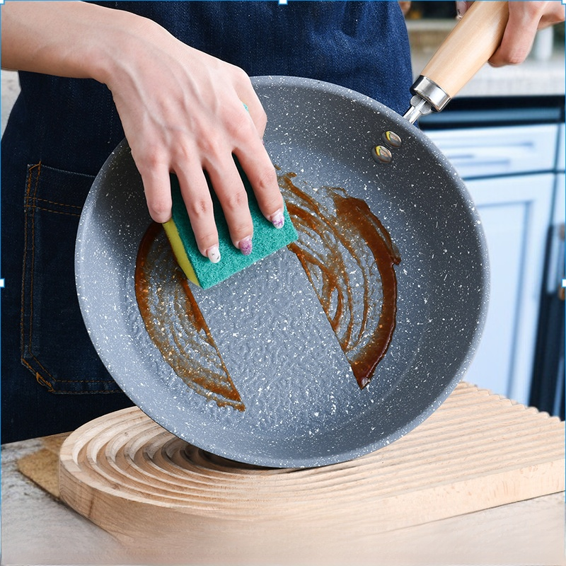 医療用石フライパンレトロハンマーパターン家庭用滑らかなノンスティックパン簡単に掃除できるフライパン目玉焼きとステーキパン