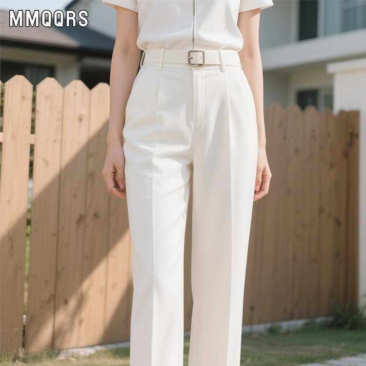 カジュアルコーデに合うハイウエストパンツ