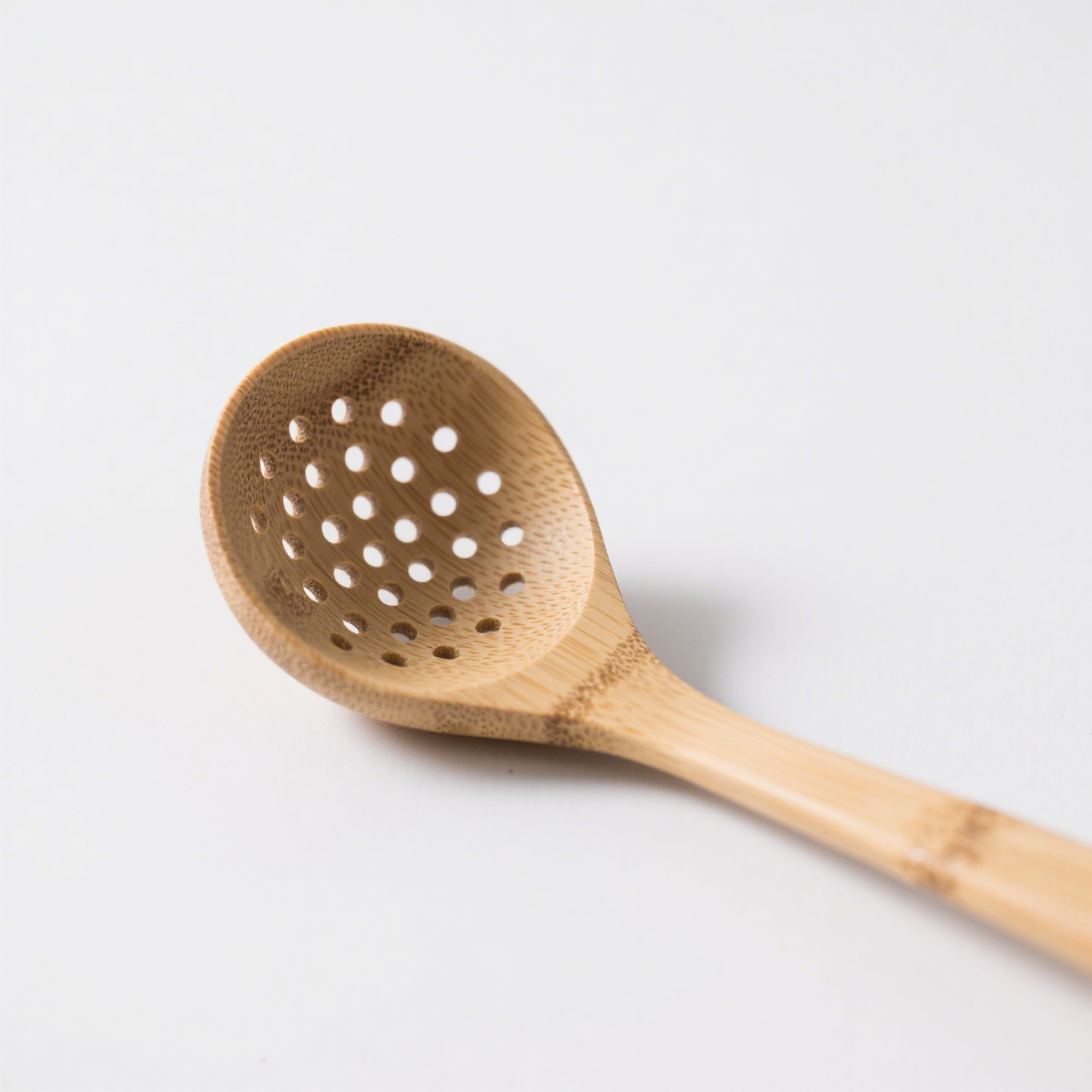 Ökologisches Küchensieb aus Holz