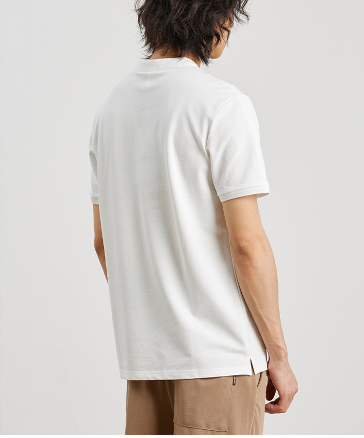 ヘンリーネックTシャツ 袖や首元のアップ