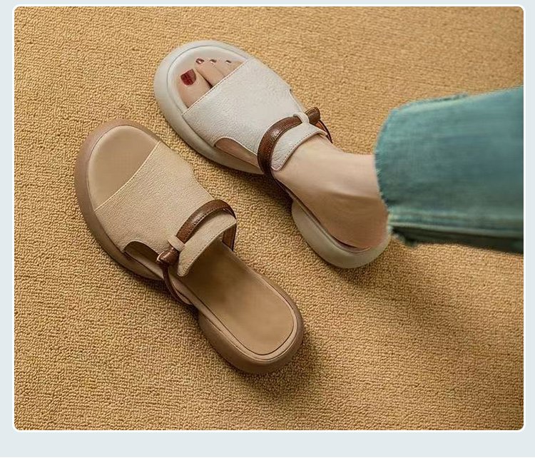 柔らかいレザー素材のサンダルディテール