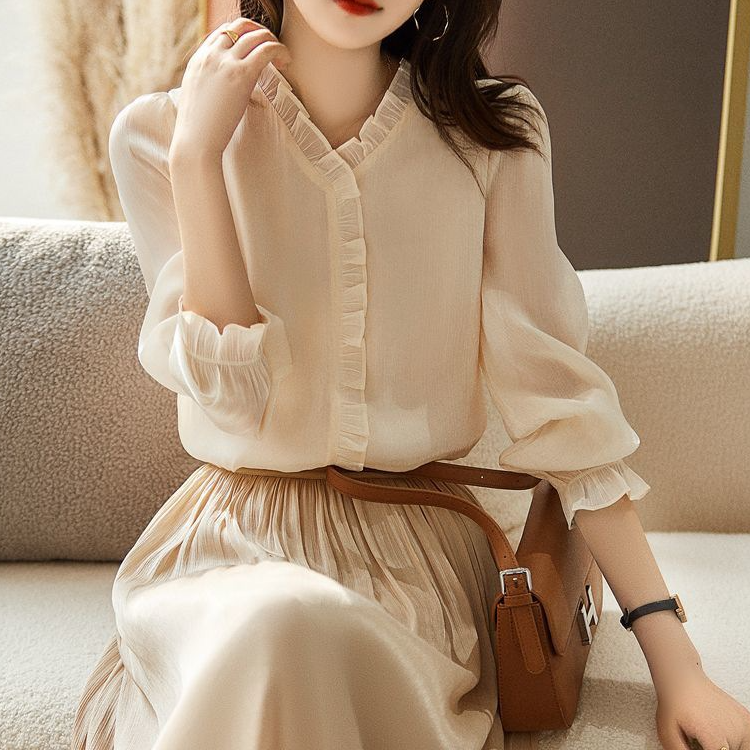 السيدات قميص طويل الأكمام