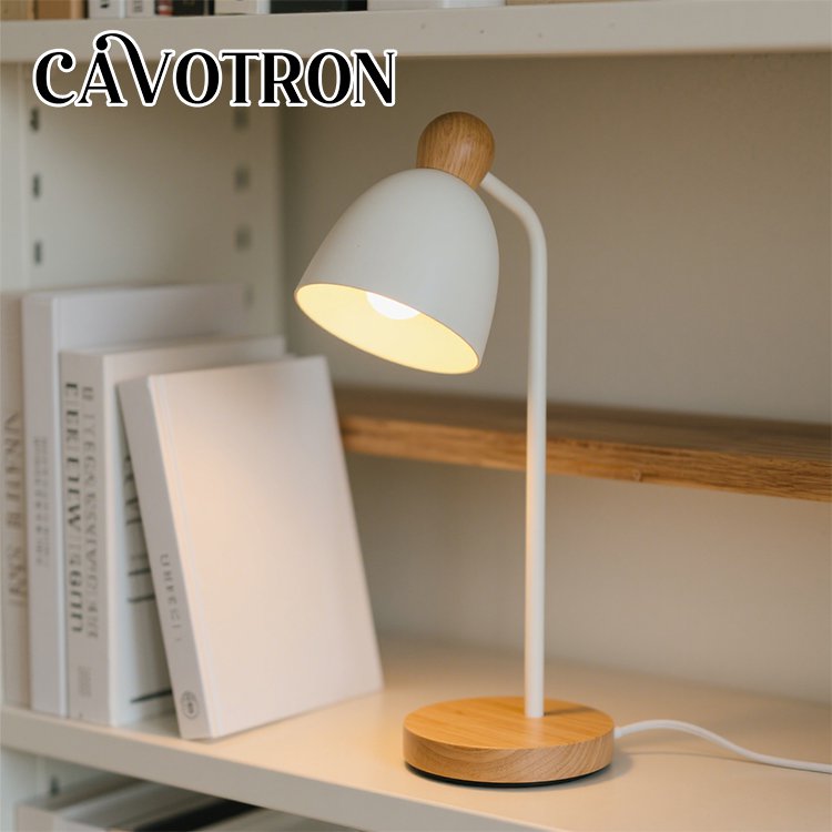 シンプルな目を守るデスクランプ