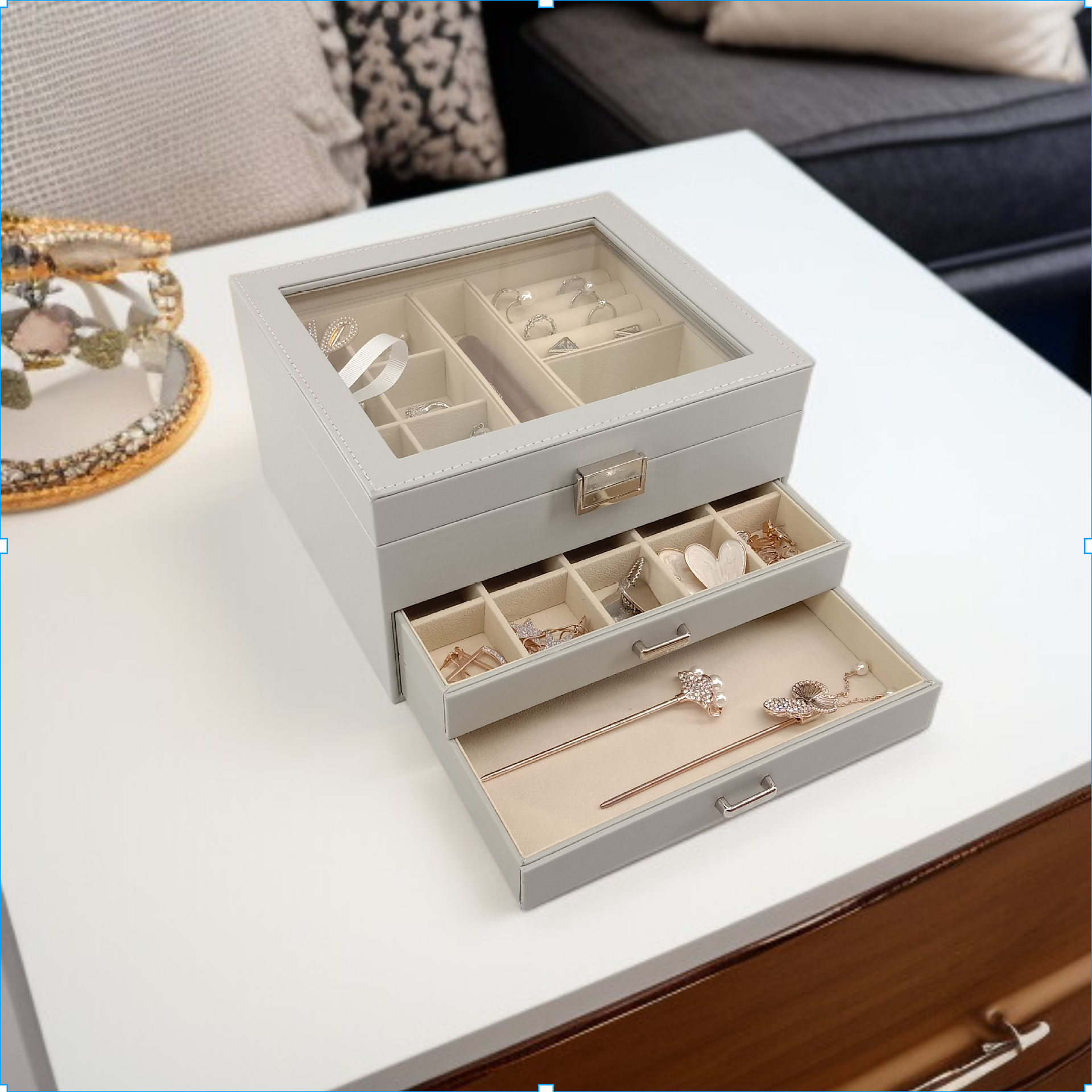 ネックレス、ブレスレット、指輪などを収納できるPUレザーの大容量ジュエリー収納ボックス。窓付きジュエリー収納ボックス付き。