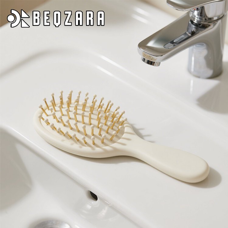 헤어 브러시 사용 모습