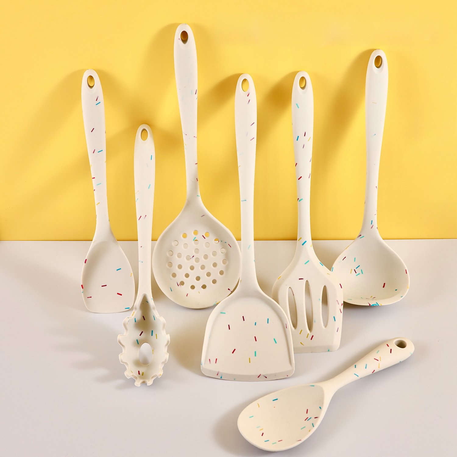 Sedmidílná sada barevného silikonového kuchyňského nádobí