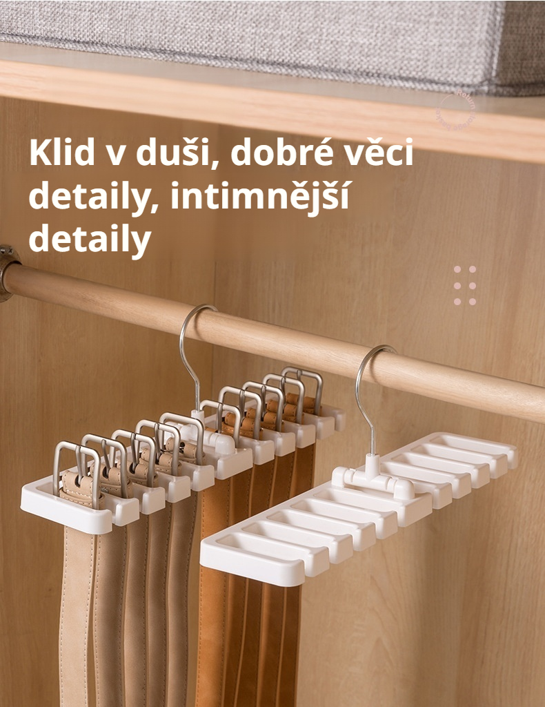 Detailní pohled na upevnění pásků a šátků na stojanu