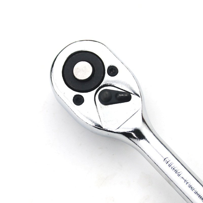 Precision screwdriver head for tight spaces