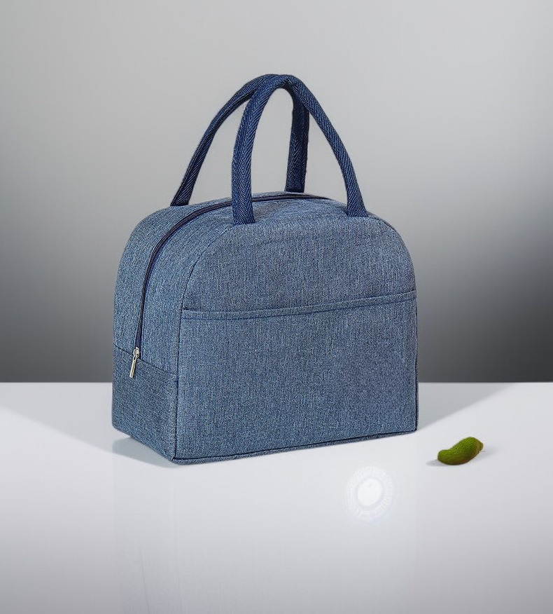 여러 음식 용기를 담은 대용량 점심 가방