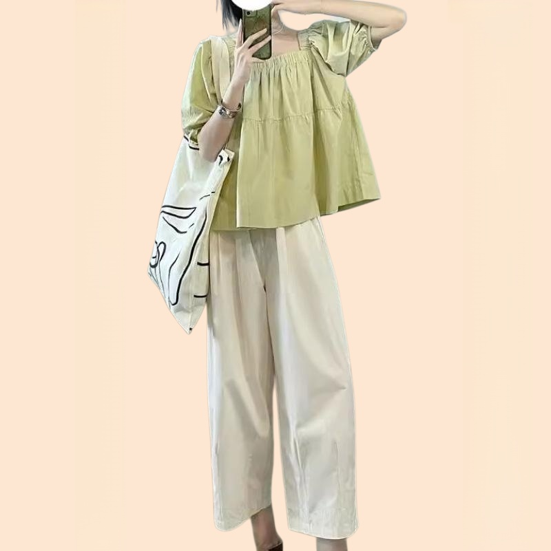 بنطلون واسع الساق لتنحيف الجسم وتقليل علامات التقدم في السن، مناسب للصيف