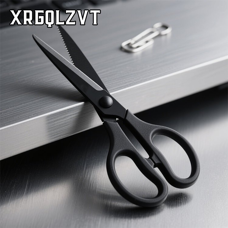 예리한 날이 돋보이는 수제 가위