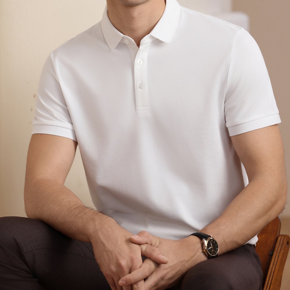 Firmenfreizeit mann kurzärmelig