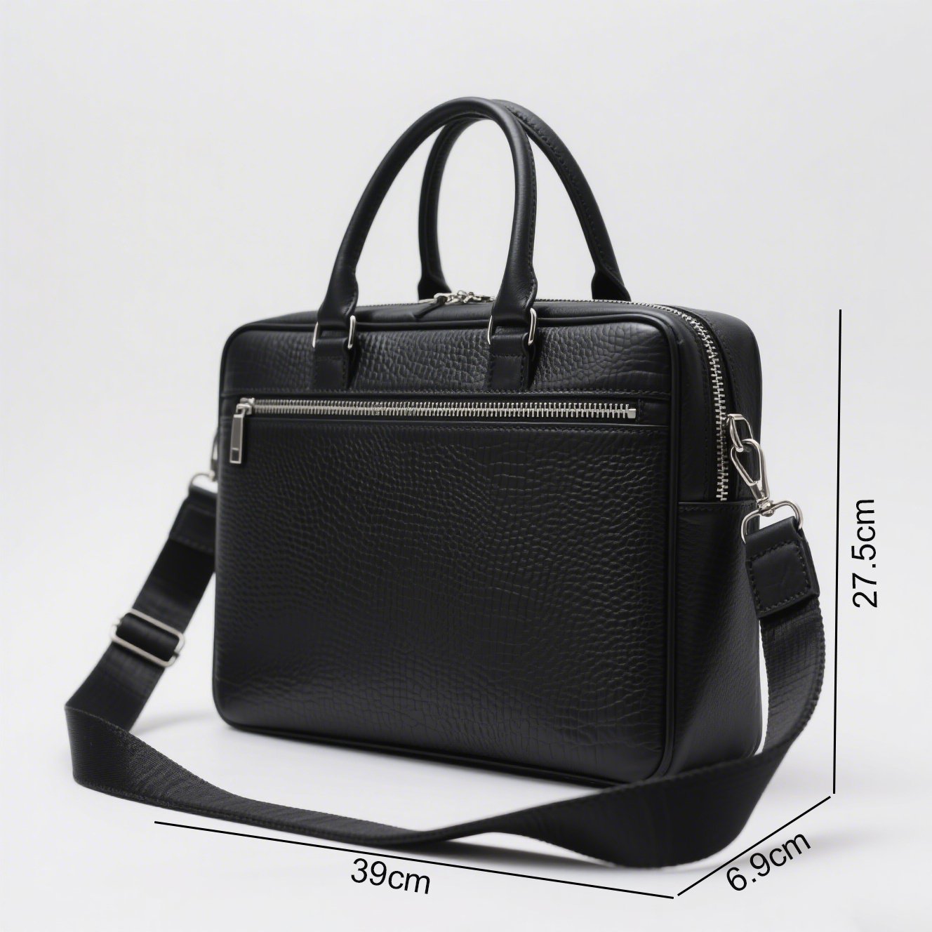 Černá aktovka s kovovým zapínáním