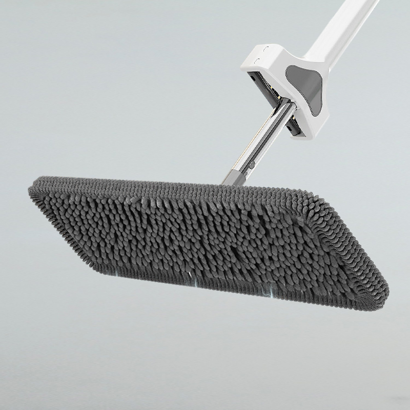 Hands-free chenille flat mop