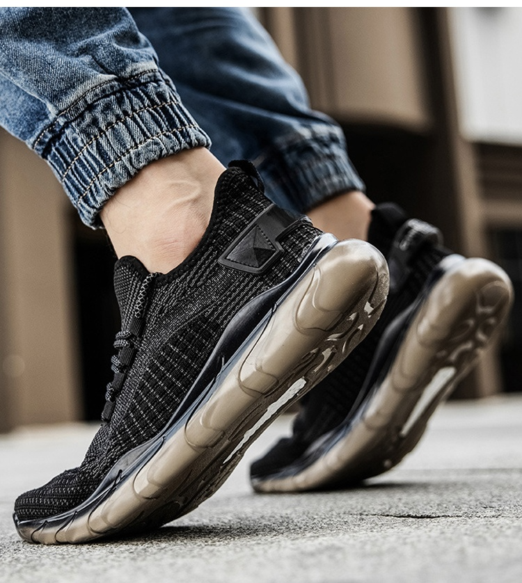 여름에 적합한 메쉬 소재 남성 스니커즈