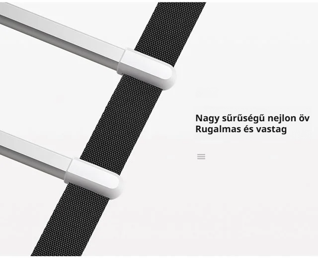 Kényelmes nadrágtartó szekrénybe akasztva